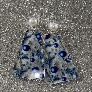 Pearl dangle earrings